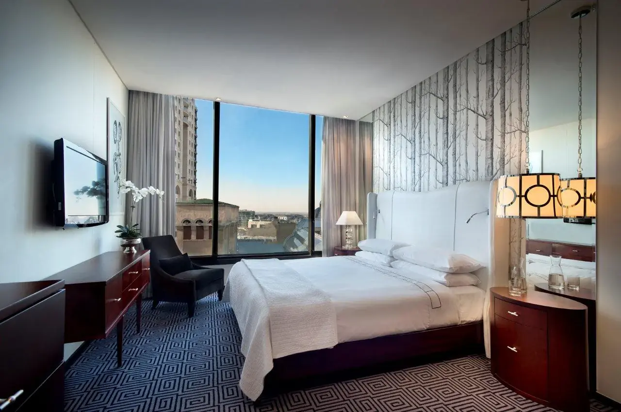 DAVINCI Hotel and Suites